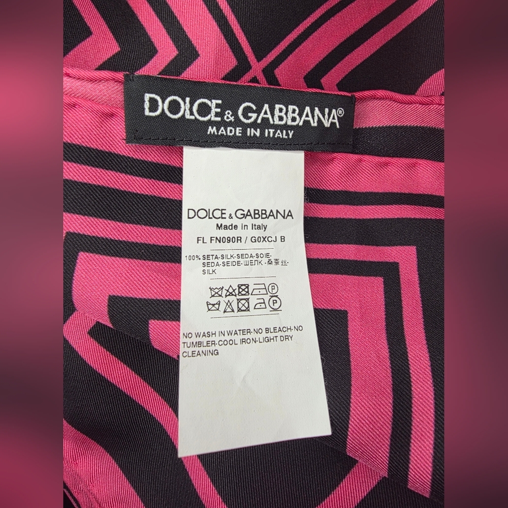 Dolce & Gabbana 100% Silk Large Logo Scarf! - Picture 8 of 13